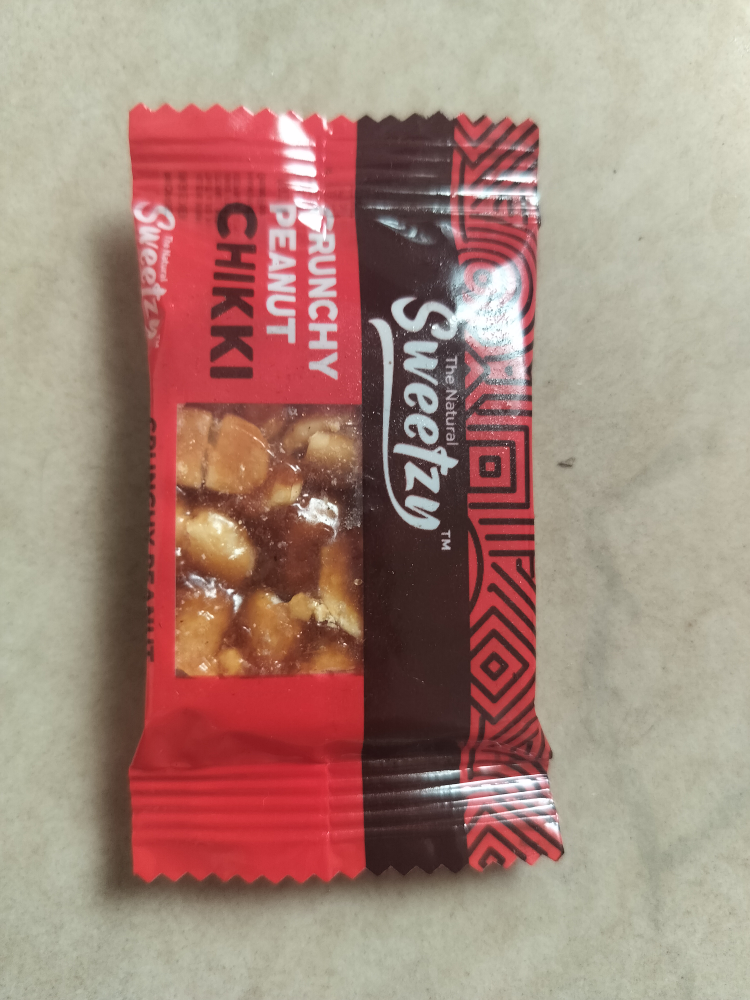 Sweetzy Crunchy Peanut Chikki Bar, 15g