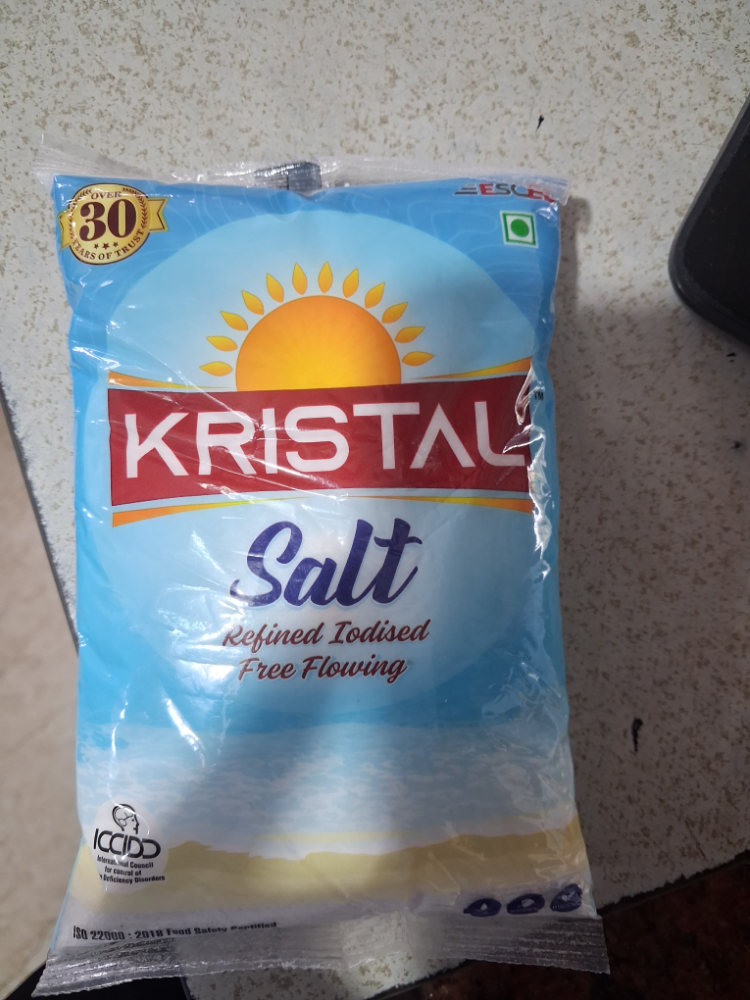 Kristal Refined Iodised Free Flowing Salt Pouch, 500g