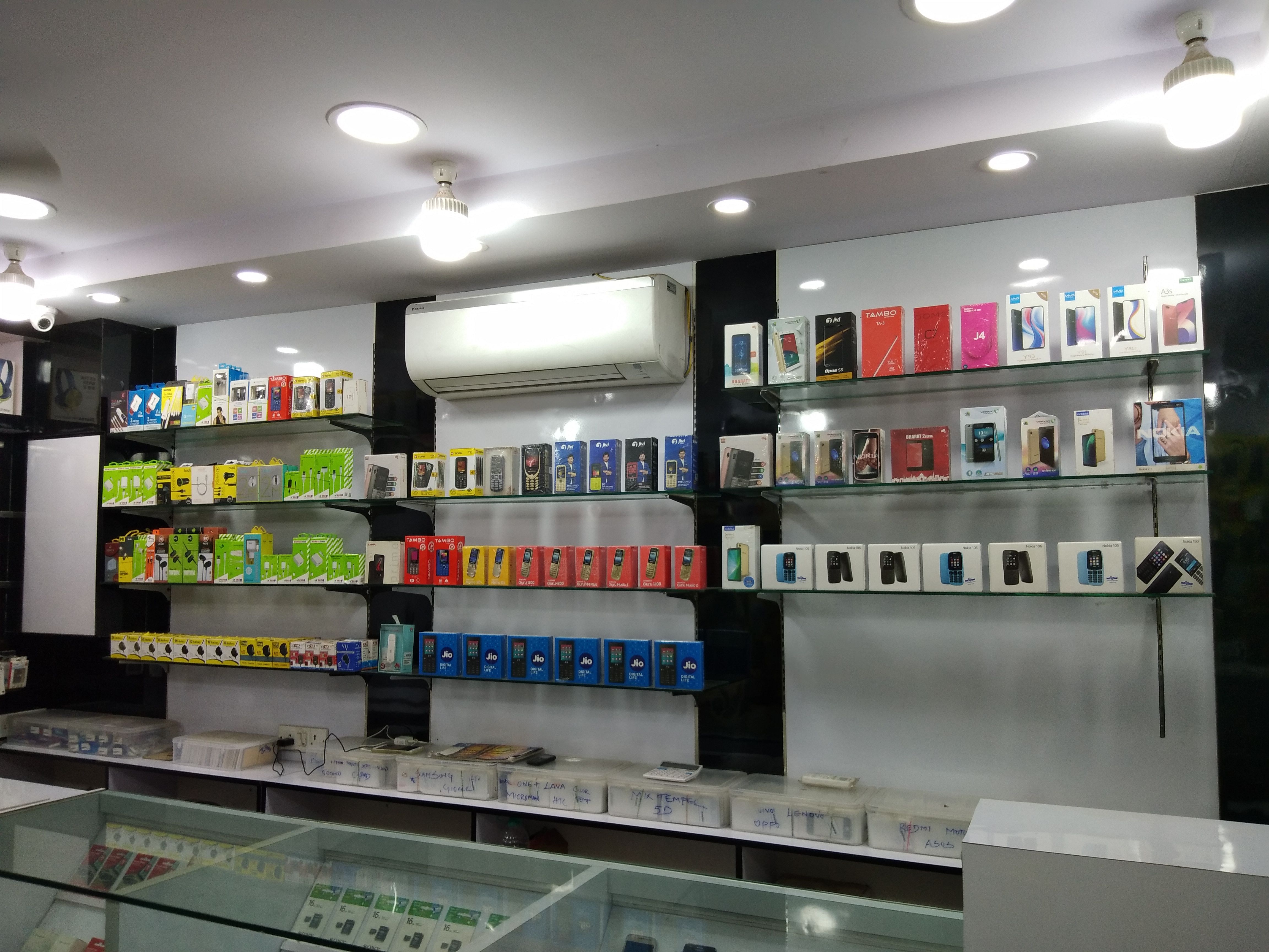 Max Mobiles