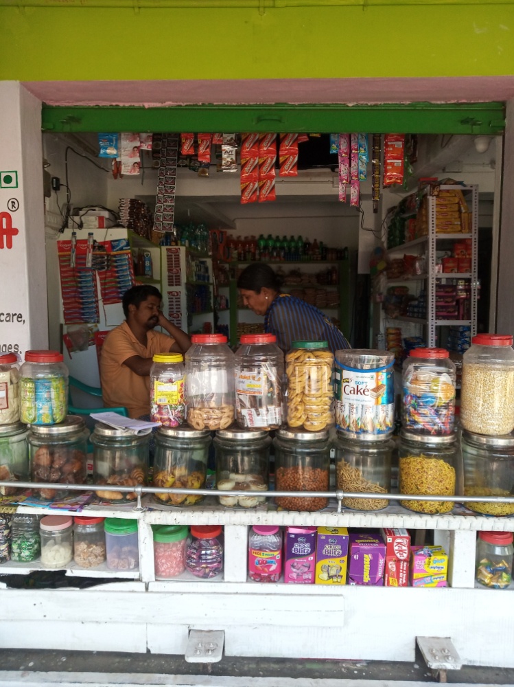 J. J store
