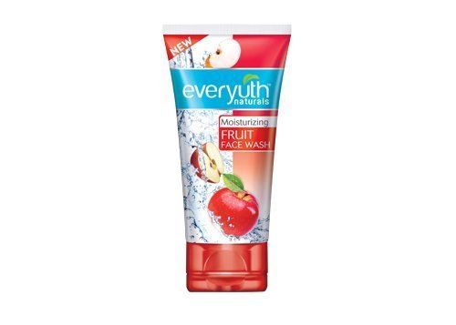 Everyuth Naturals Moisturizing Fruit Face Wash, 50g