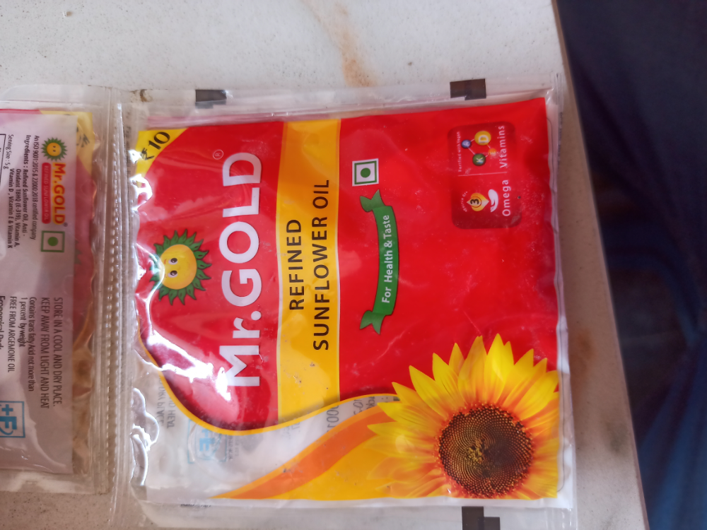 Mr. Gold Refined Sunflower Oil Pouch, 37ml