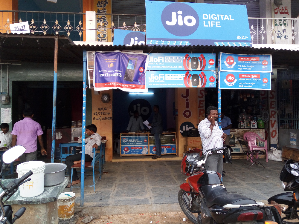 RAVI MOBILES AND ACCESSORIES