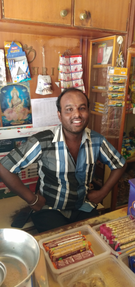 gayathri mobails &hotels;